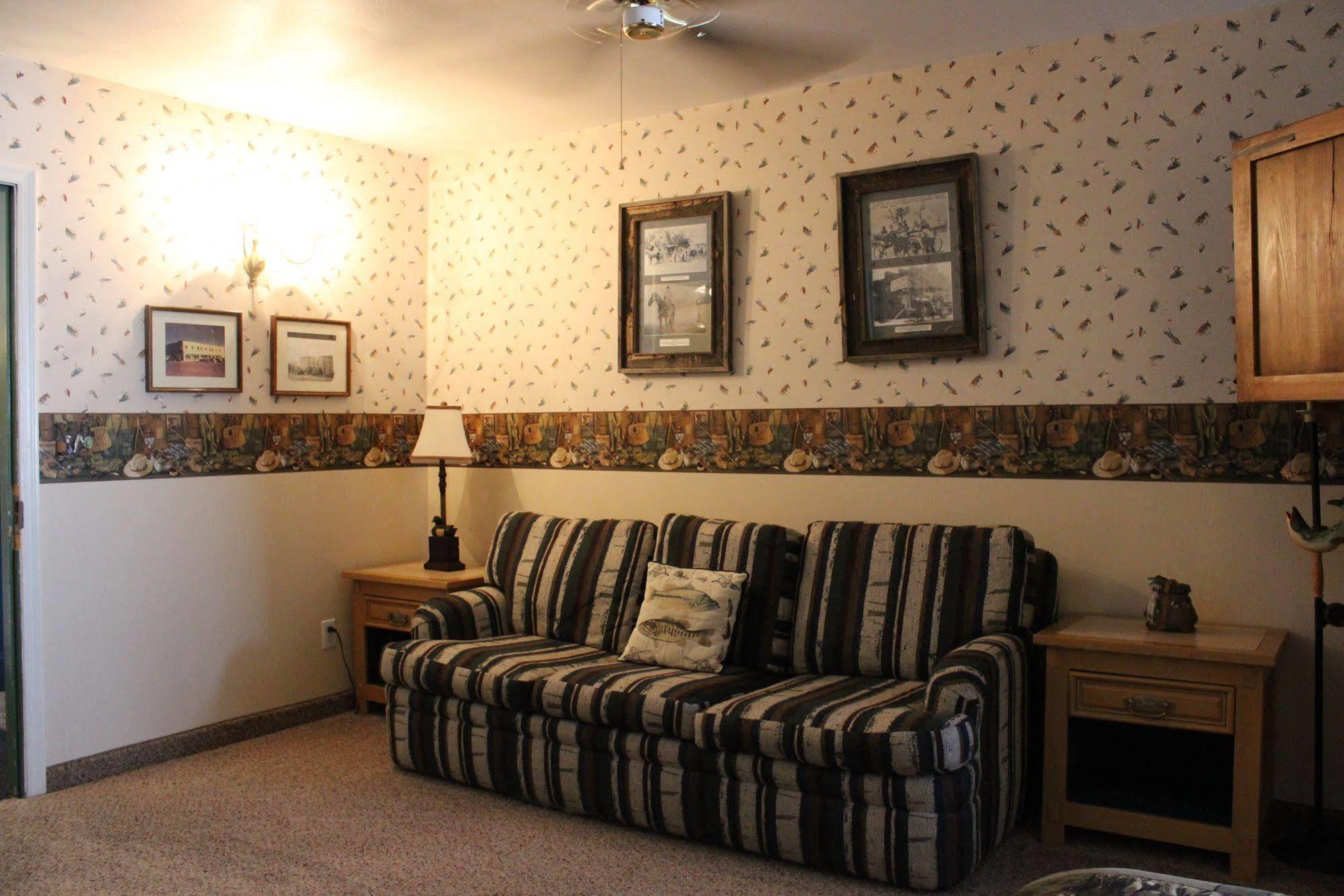 Howard Johnson By Wyndham Springerville Экстерьер фото
