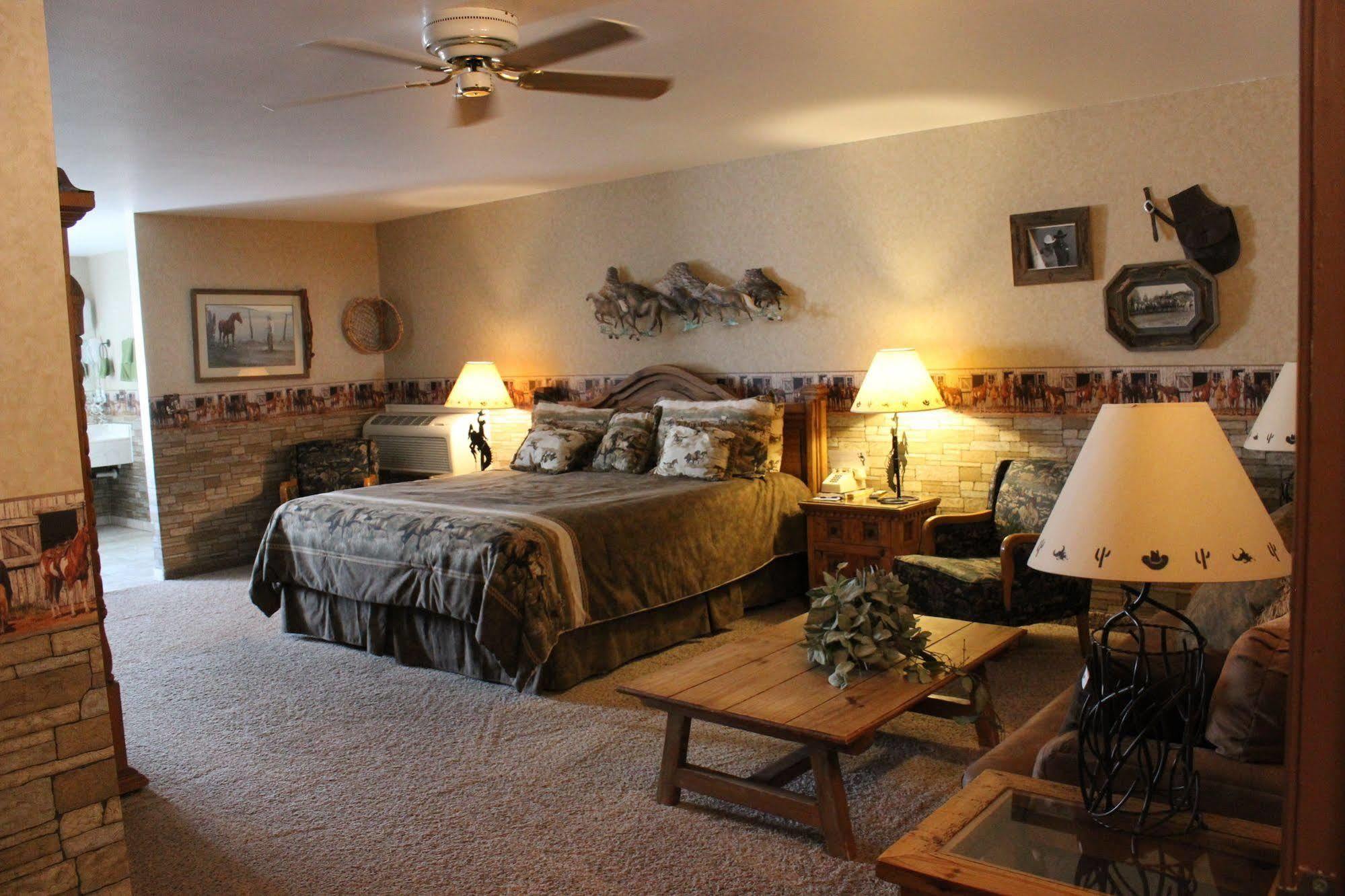 Howard Johnson By Wyndham Springerville Экстерьер фото